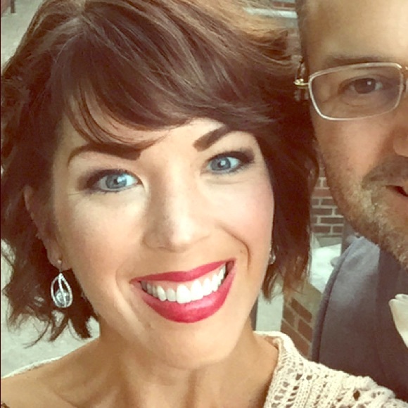 Meet your Posher, Lori - Picture 1 of 1